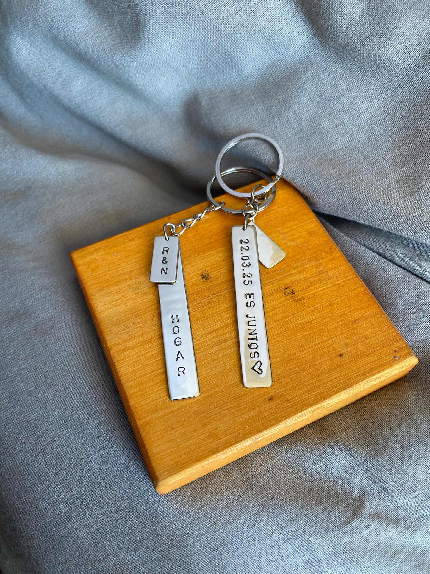 Llavero personalizado en alpaca - 2 chapitas
