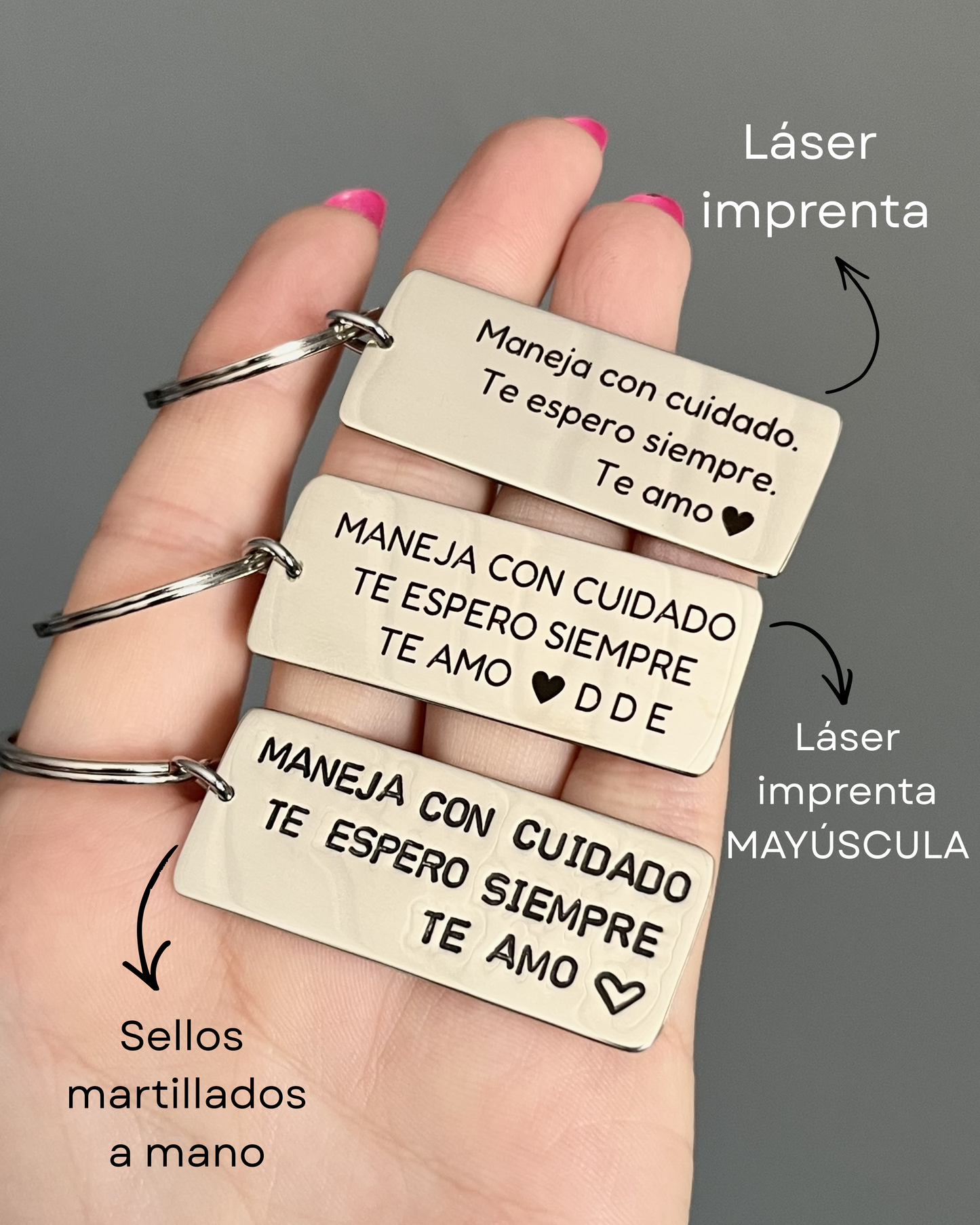 Llavero ancho de alpaca con dije