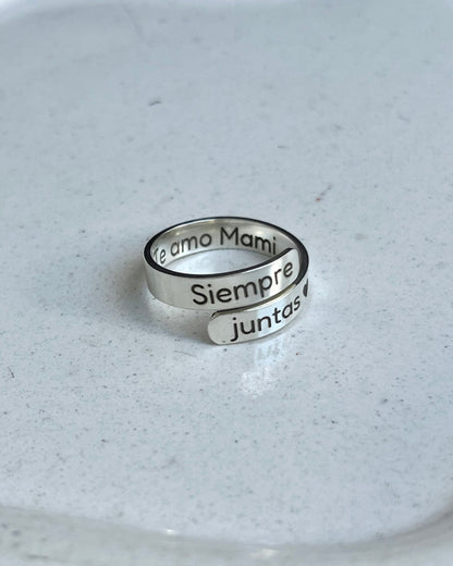 Anillo enrollado grabado
