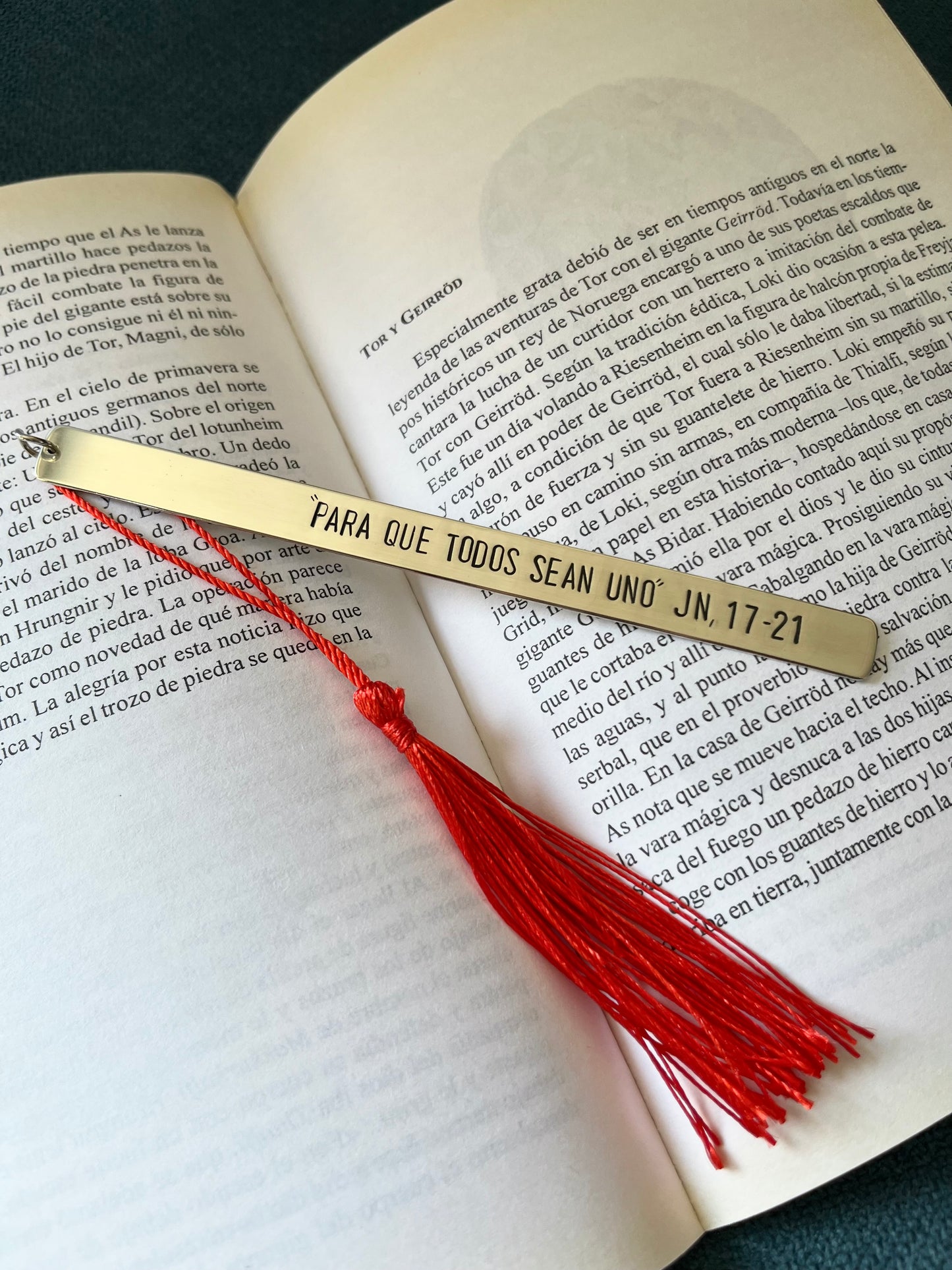 Señalador de libro con borla personalizado en alpaca