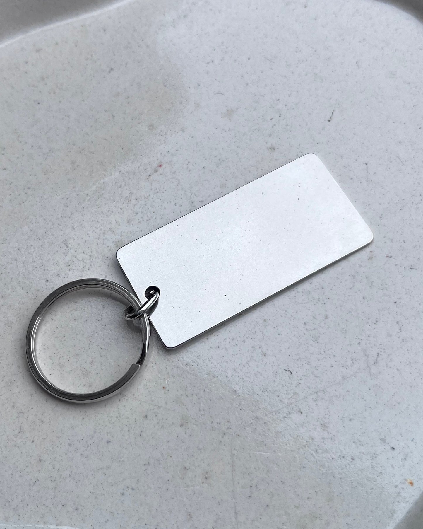 Llavero de acero rectangular