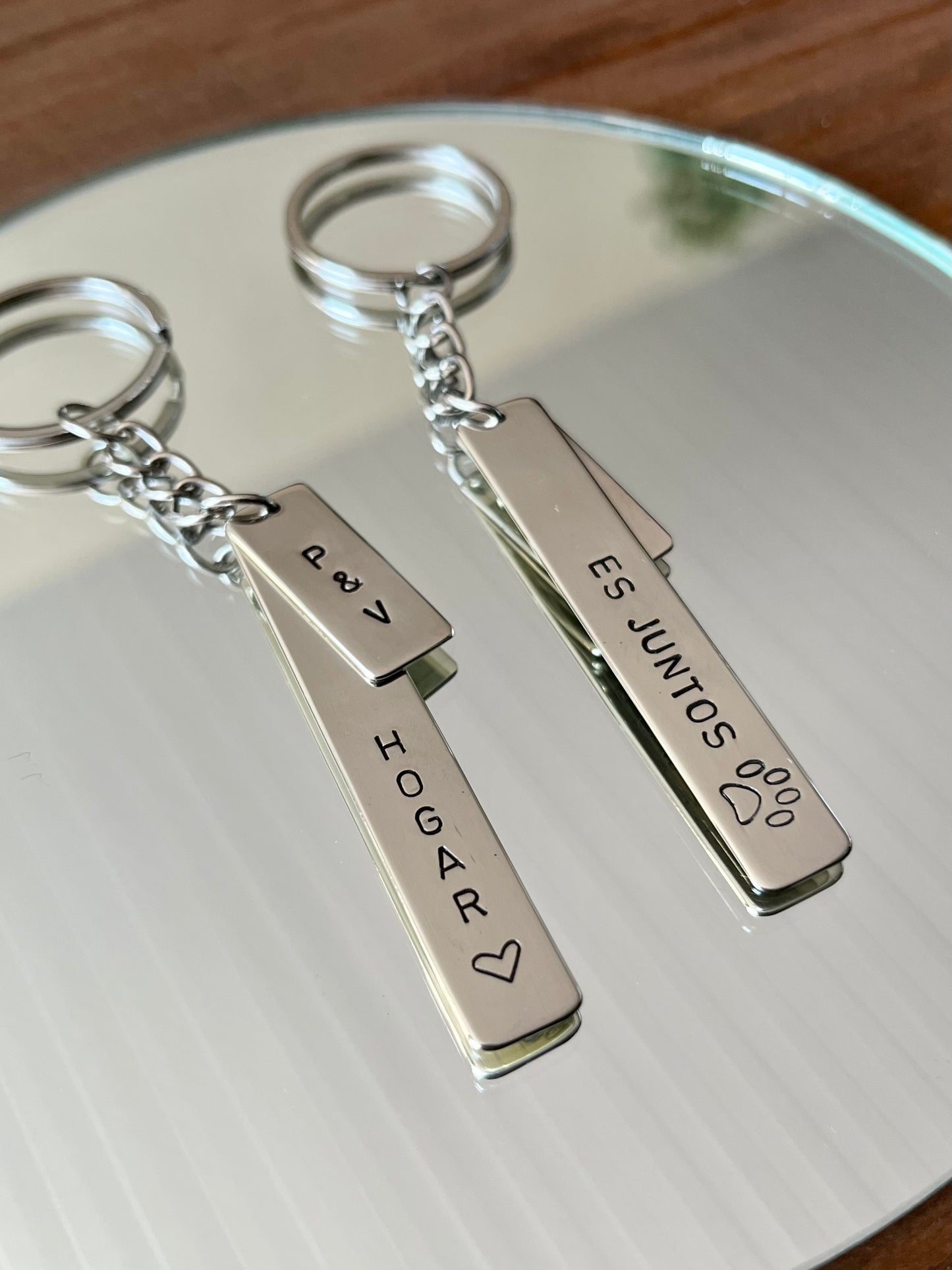 Llavero personalizado en alpaca - 2 chapitas