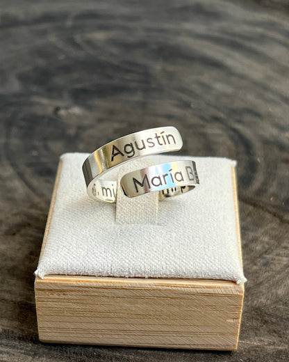 Anillo enrollado grabado
