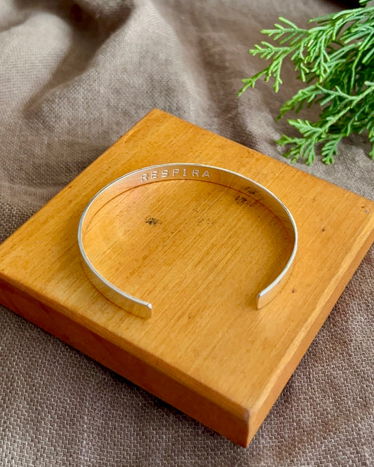 Esclava cinta abierta 0,6 cm ancho
