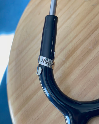 Anillo estetoscopio enrollado