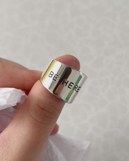 Anillo ancho grabado