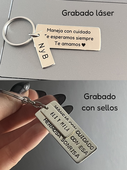 Llavero ancho de alpaca con dije